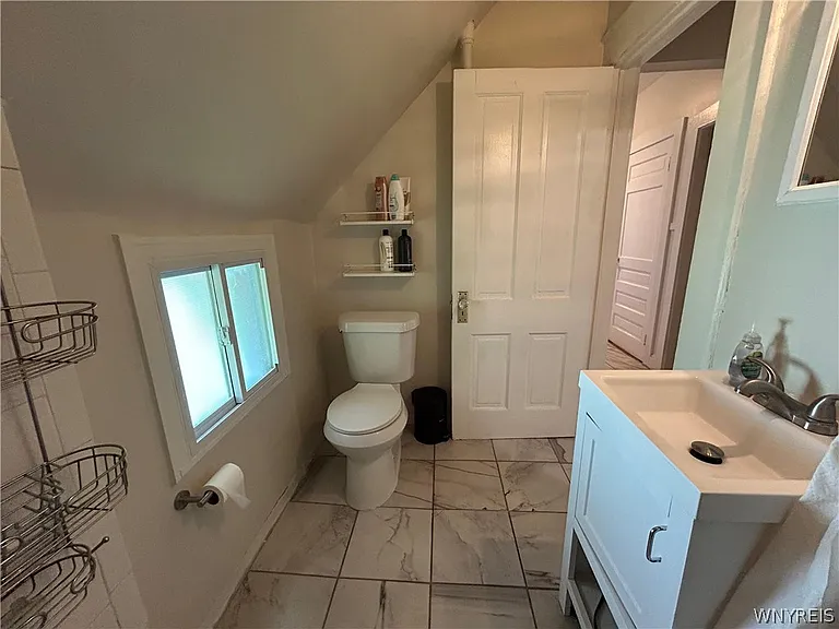 40 Lisbon Ave #UPPER — Photo 21