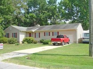 103 Basta Dr, Yorktown, VA 23692