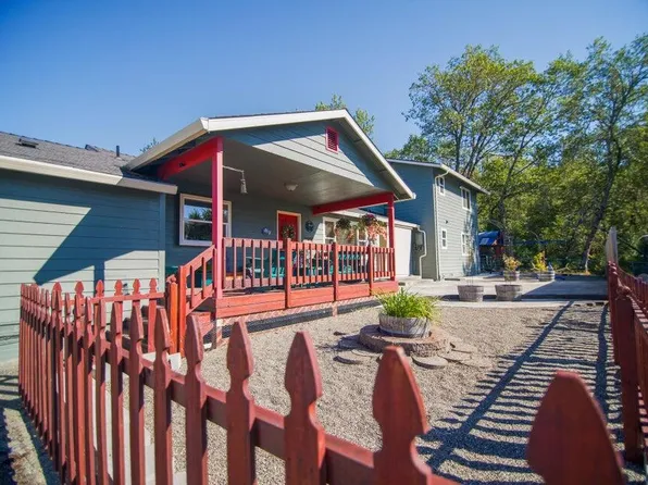 1113 SE Allenwood Dr, Grants Pass, OR 97527