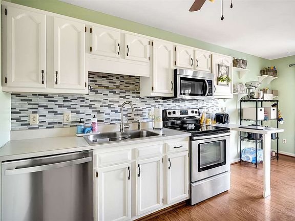 5th image of 167 Lora Dr