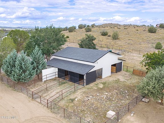 5th image of 890 E Latigo Ct
