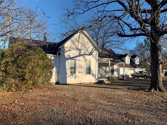 2nd image of 423 Pine St