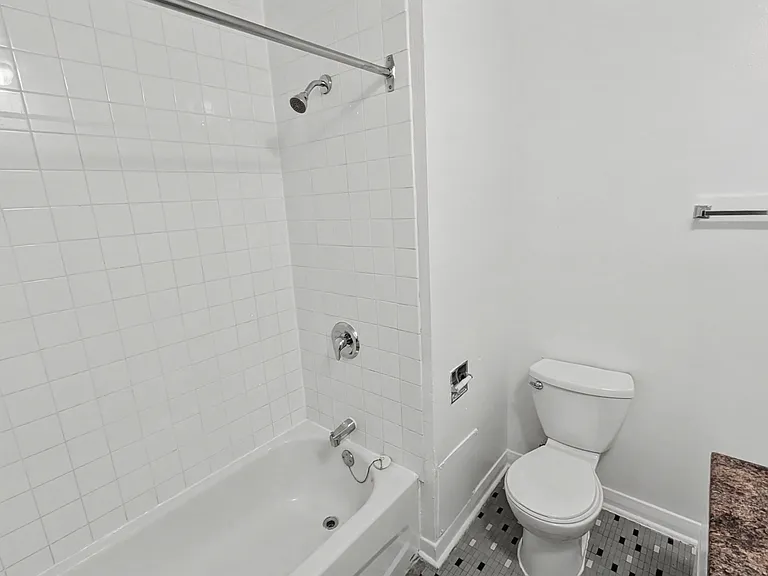 2660 Norberry Cres — Photo 33