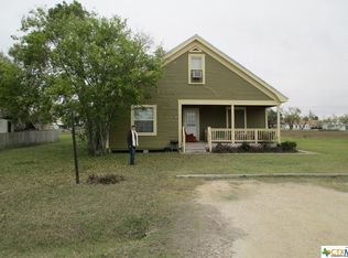 206 W Washington Ave, Seadrift, TX 77983