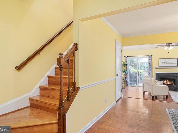 3rd image of 61 Pepper Tree Ct