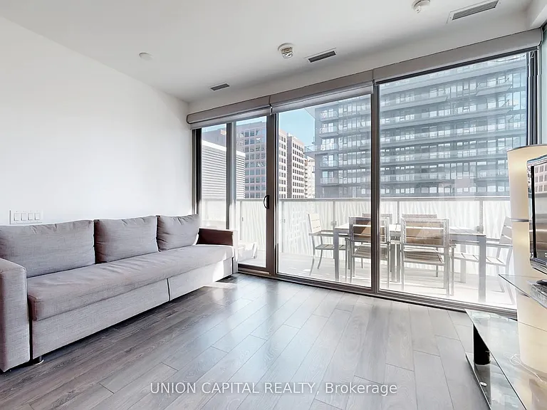 50 Charles St E #1112 — Photo 3