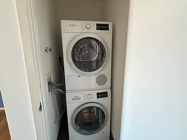 520 Parkside Ave #3B — Photo 4