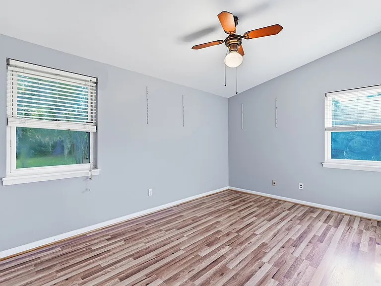 520 Windsor Rd — Photo 23