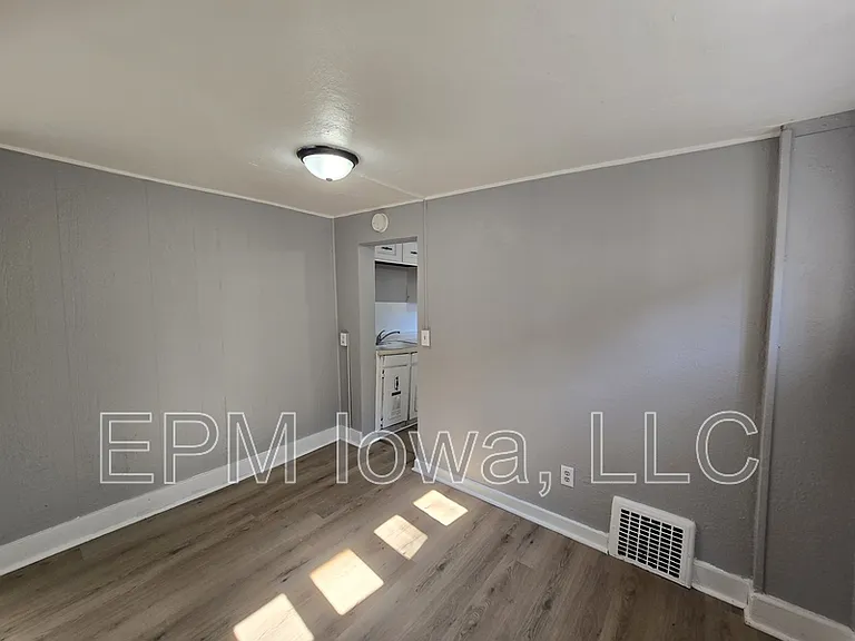 1703 Lafayette St — Photo 5