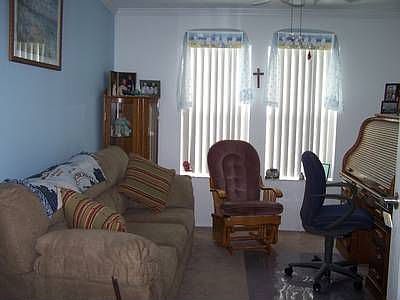4th image of 636 Waveside Dr