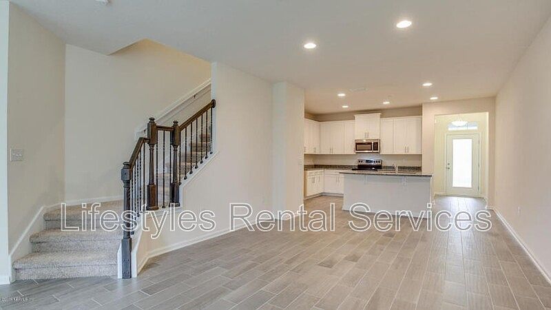 1st image of 38 Bush Pl
