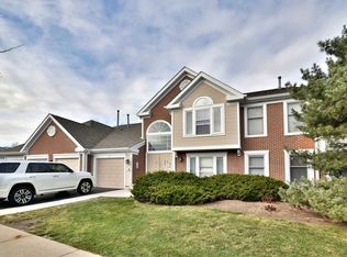1801 Fox Run Dr #16-3, Elk Grove Village, IL 60007