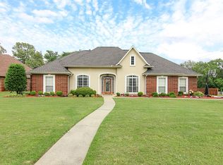 6902 Sugar Crest Dr, Texarkana, AR 71854