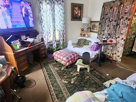 4th image of 616 Pleasant Pl