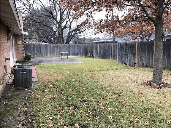 3rd image of 3633 High Vista Dr
