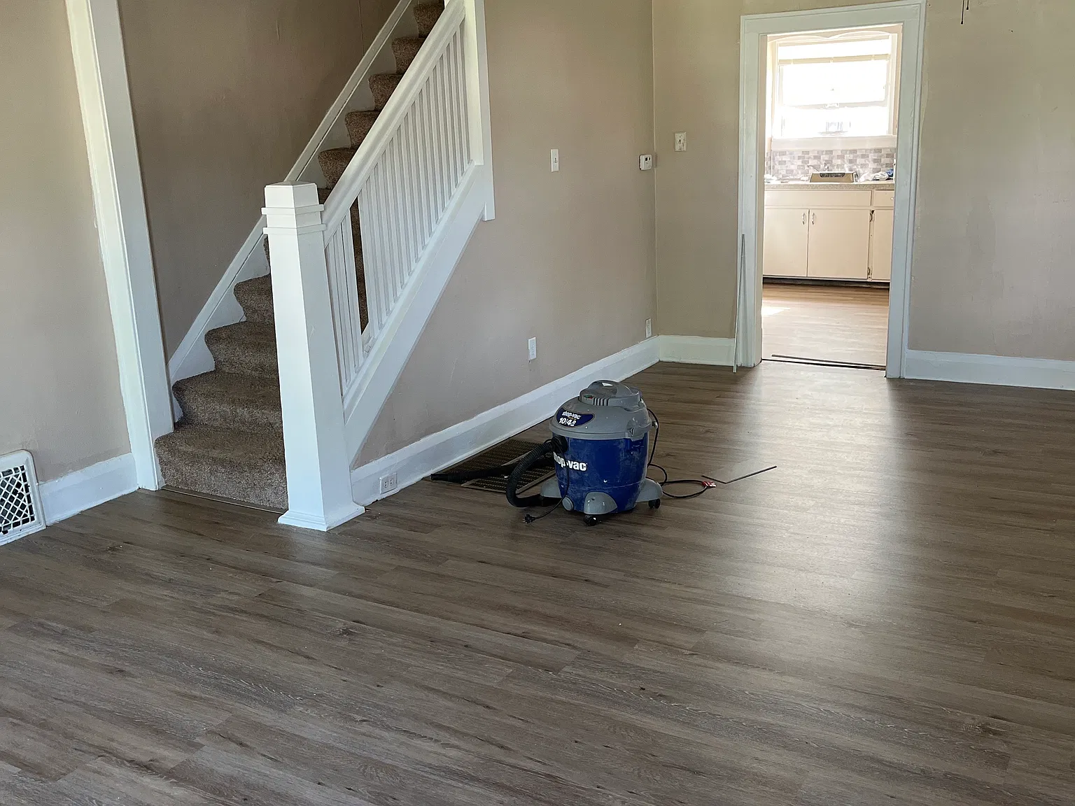 3 bed, 1300 sqft, $1,300 — Photo 2