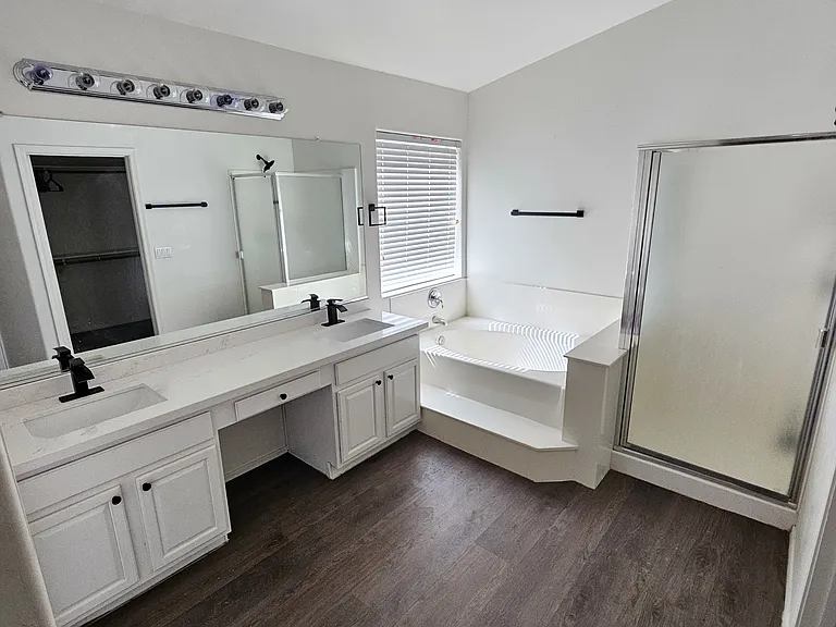 13335 W Lisbon Ln — Photo 9
