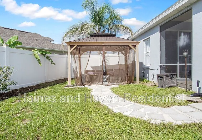 403 Corvina Dr — Photo 14