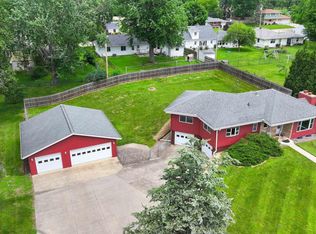 1826 9th Ave S, Clinton, IA 52732