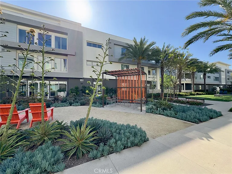 1868 S Westside Dr #28 — Photo 46