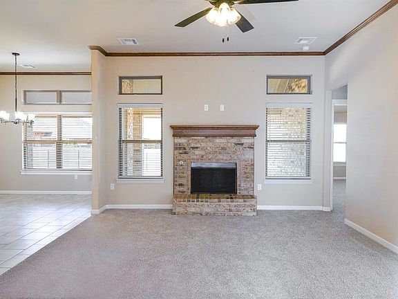 3rd image of 1923 W Flintlock Way