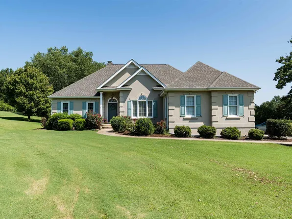 335 Royal Burgess Dr, Campobello, SC 29322