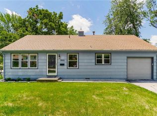 3701 Ruysser Rd, Kansas City, MO 64137