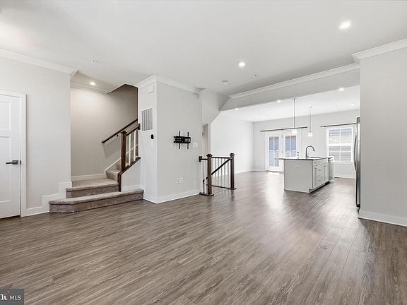 5th image of 10261 Quillback St