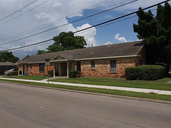 2nd image of 6525 Renwick Dr #A