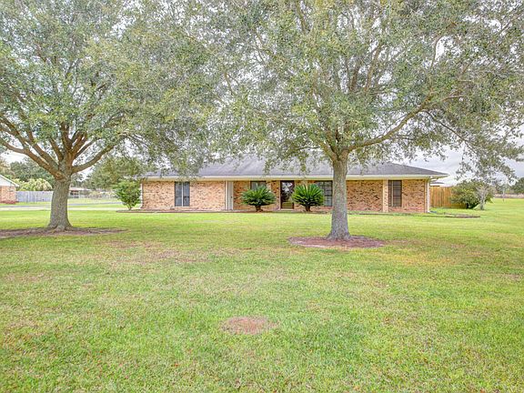 3rd image of 186 Guillory Dr
