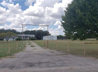 1709 Floyd Rd, Weatherford, TX 76087