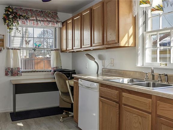 5th image of 2683 Overbrook Rd
