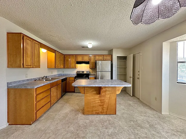 1808 Miranda Ave — Photo 8