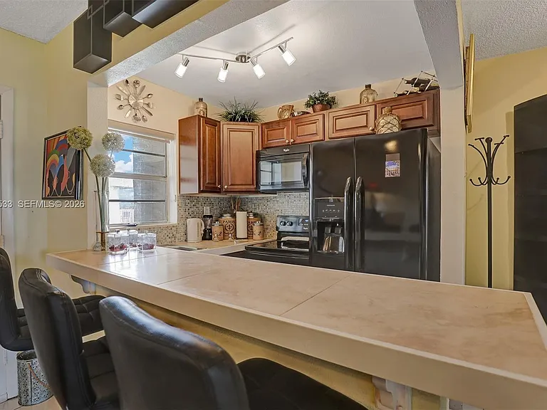 3536 NE 168th St #502 — Photo 7