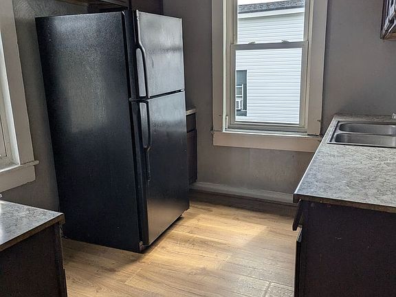4th image of 1503 Elm Ave APT B