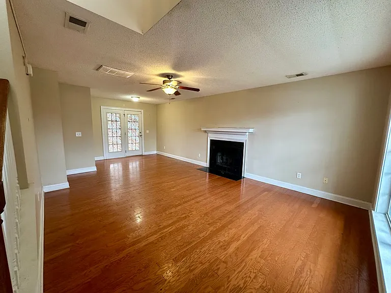 1161 Chivalry St — Photo 1