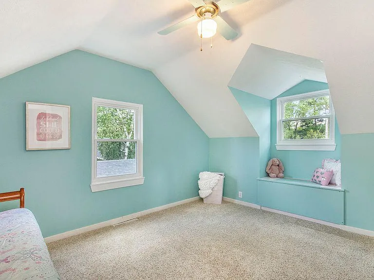 383 Elizabeth St — Photo 14