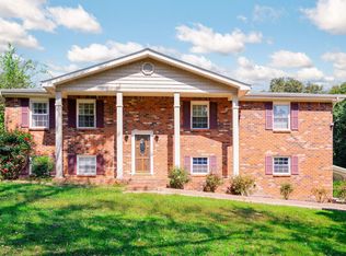 1901 Eric Dr, Rossville, GA 30741