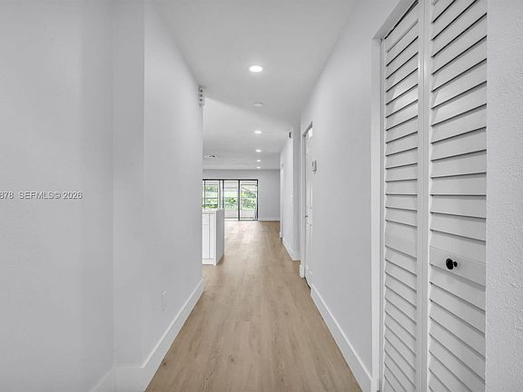 5th image of 8535 Casa Del Lago #F