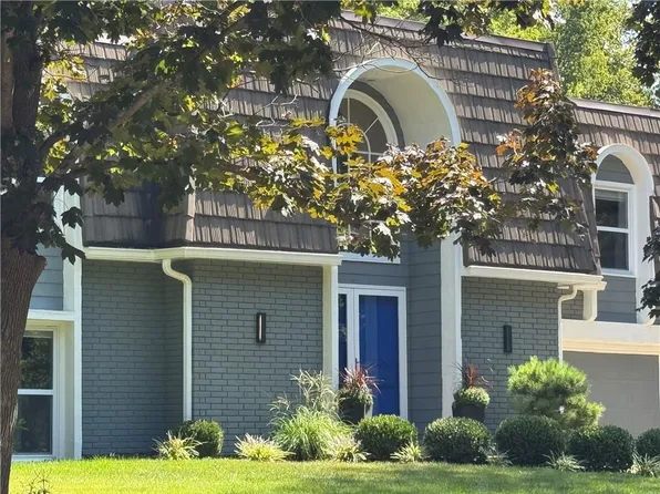 12601 Overbrook Rd, Leawood, KS 66209