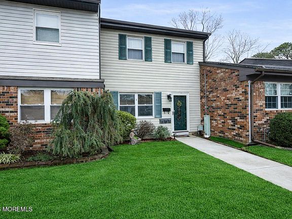 2nd image of 152 Greenwood Loop Road