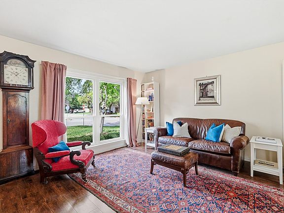 4th image of 1509 Colony St