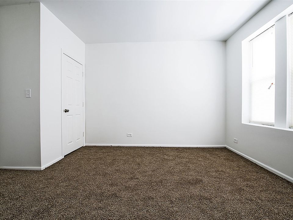 6715 S Dorchester Apartments Chicago Bedroom_5