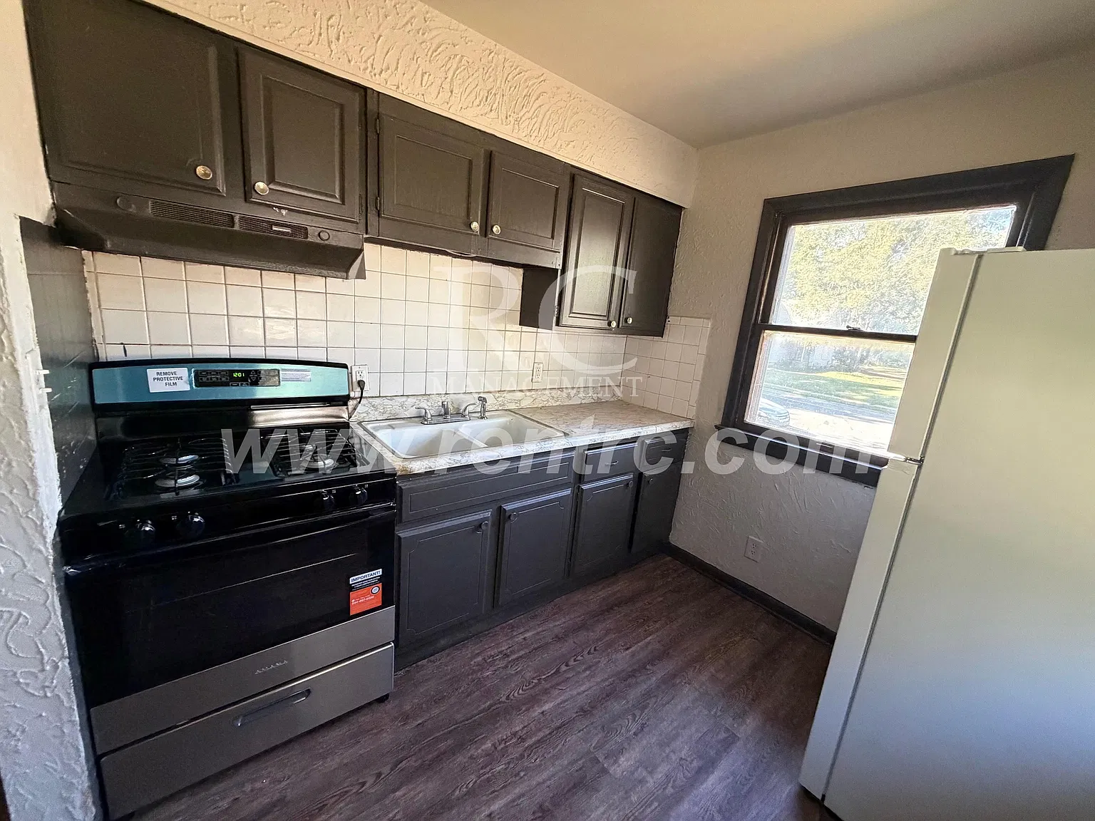 2 bed, 850 sqft, $550 — Photo 2
