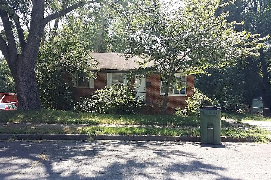 1st image of 14117 Essex Dr