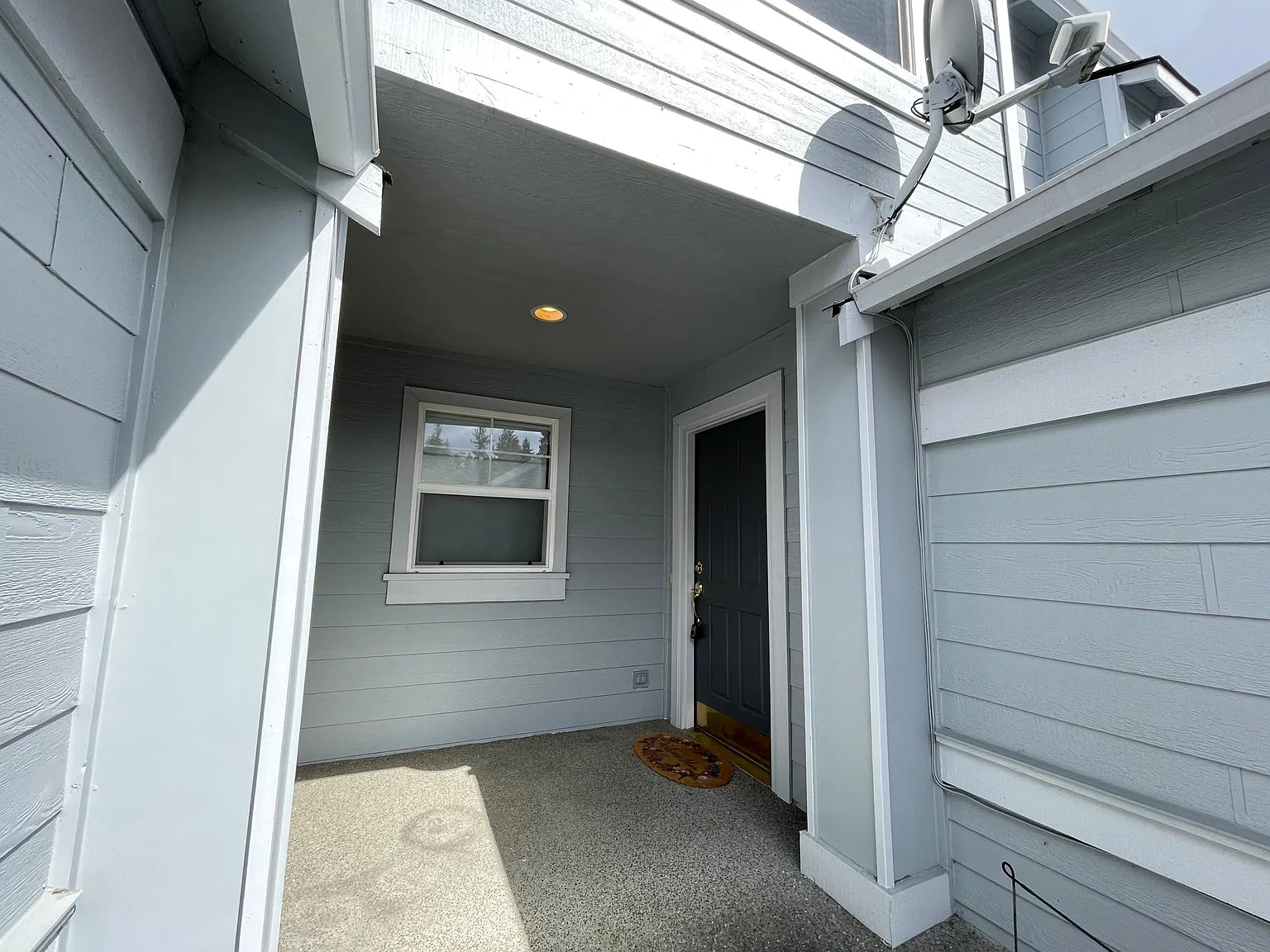 2 bed, 1220 sqft, $2,400 — Photo 2