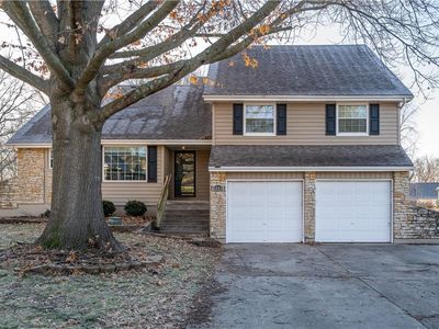 2805 E Castle Dr, Independence, MO, 64057