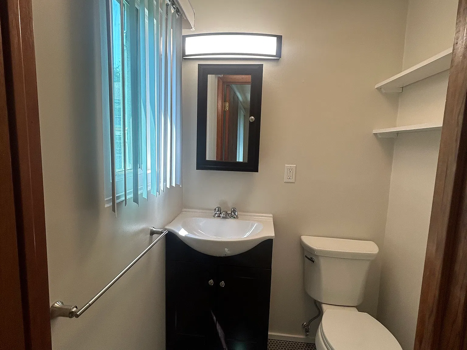 3 bed, 1.5 bath, 1450 sqft, $3,400 — Photo 4