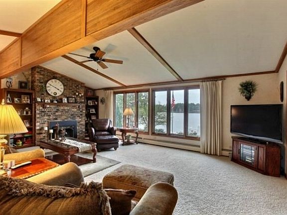 5th image of 903 E Lakeshore Dr