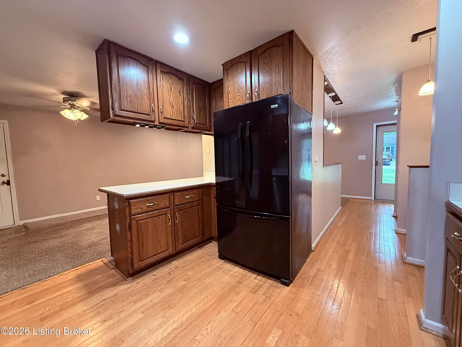 4 bed, 2.5 bath, 1924 sqft, $2,195 — Photo 4